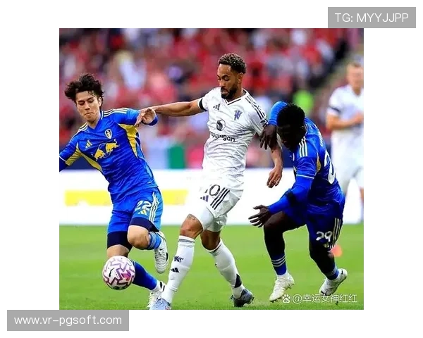 卡塞米罗与乌加特搭档双后腰，曼联中场伤停潮下艰难调整